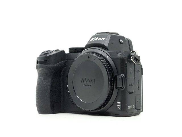 Nikon Z5 - segunda mano - excelente estado - foto principal - SKU 3649809 - Camera Market