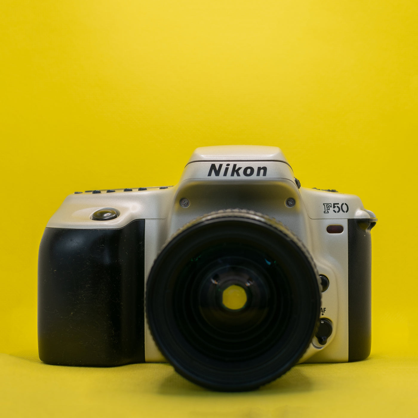 Nikon F50 - 35mm SLR Classic Film Camera · imagen principal