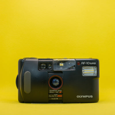 Olympus AF-10 - Câmera Analógica Compacta de 35mm